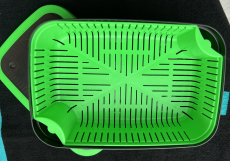 1.7L Pellet Köderdose mit Siebeinsatz und Deckel für Pellets und Caster im Sensas-Maver-Look